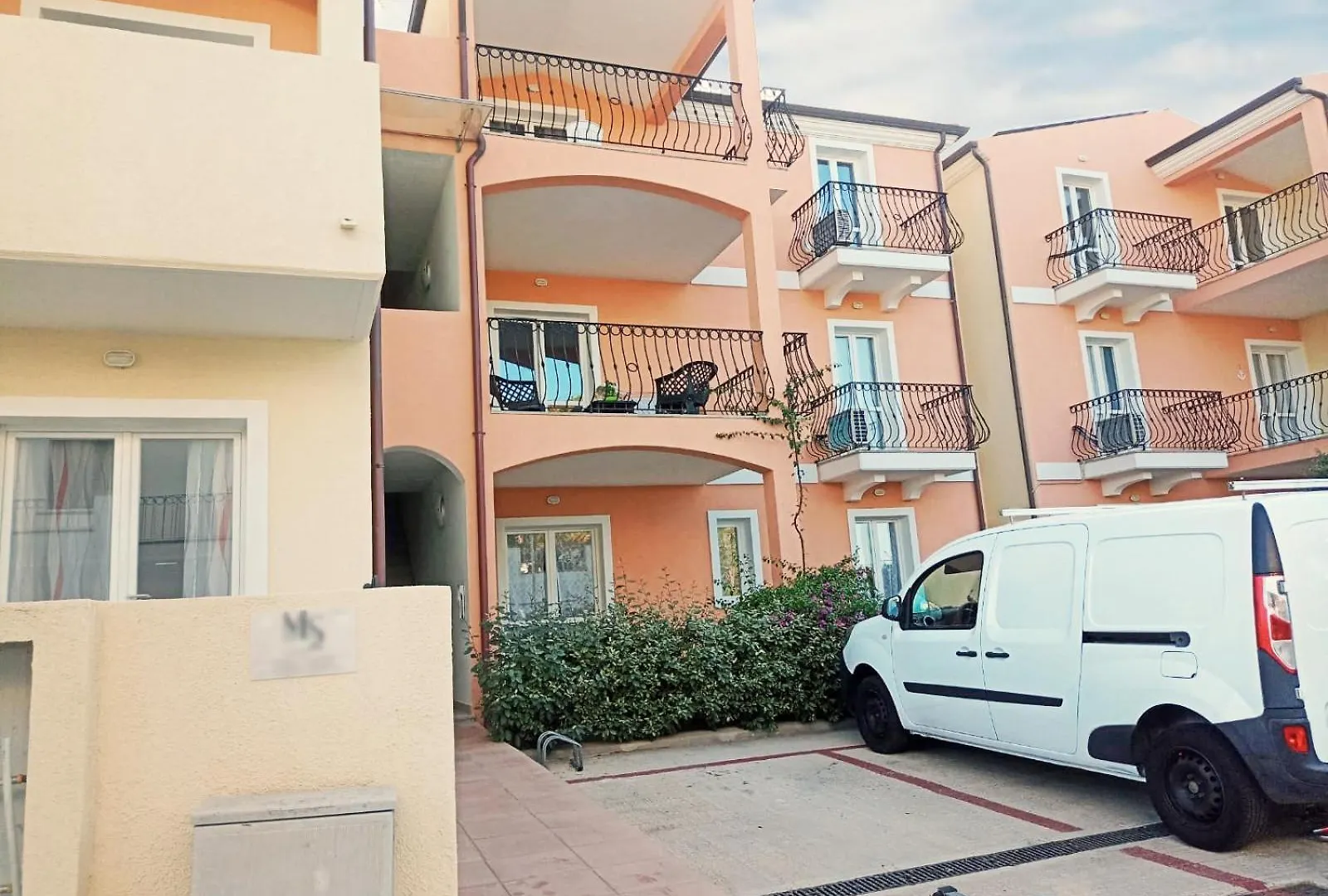 Casa Dei Fiori Blu Διαμέρισμα Λα Μανταλένα